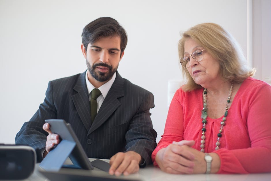 Asesor empresarial en reunión con cliente B2B